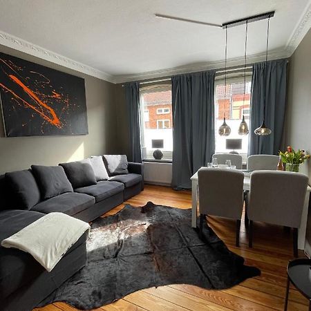 Altbaucharme Deluxe Mit Balkon In Zentraler Lage Appartement Kiel Buitenkant foto