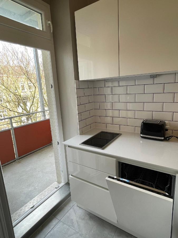 Altbaucharme Deluxe Mit Balkon In Zentraler Lage Appartement Kiel Buitenkant foto